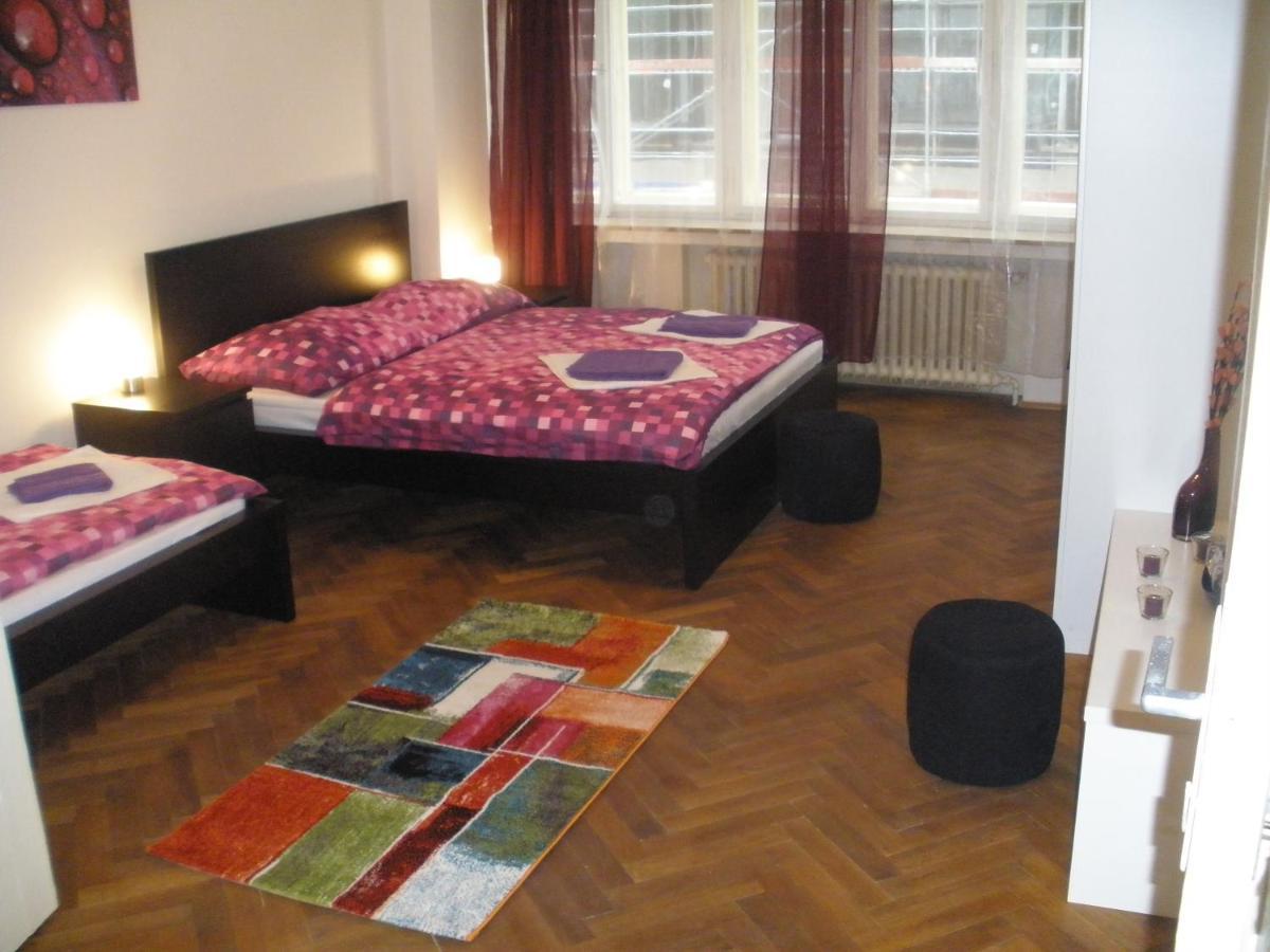 Apartments Tronicek Praag Buitenkant foto